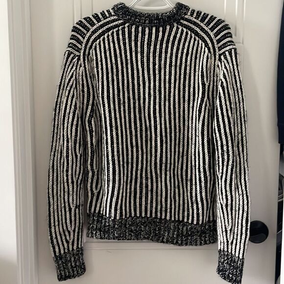 Elizabeth and James Chunky Crew Neck Sweater - Picture 5 of 6